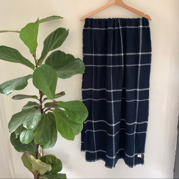 Banana Republic Accessories - Banana Republic | Large Windowpane Scarf